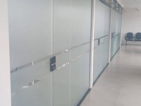 Aplicação profissional de película arquitetônica